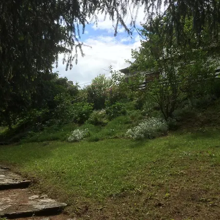 Les Eglantines