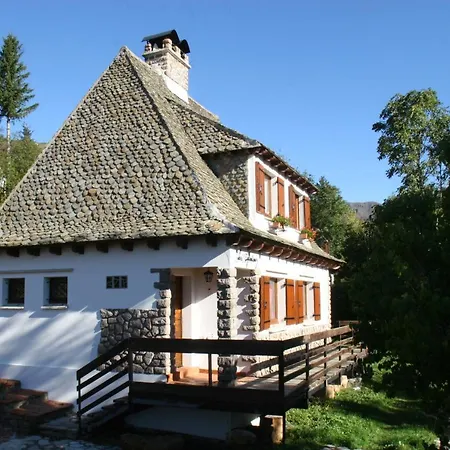 Holiday home Les Eglantines Saint-Jacques-des-Blats