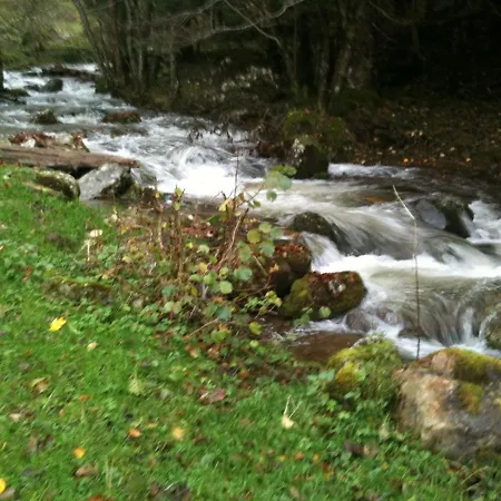 Les Eglantines * Saint-Jacques-des-Blats